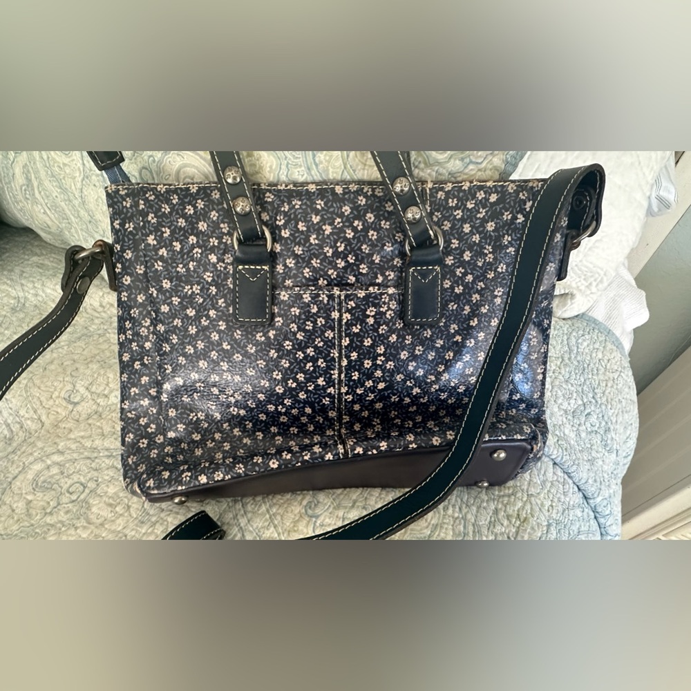 Patricia Nash Denim & Daisies Bag - Picture 11 of 16
